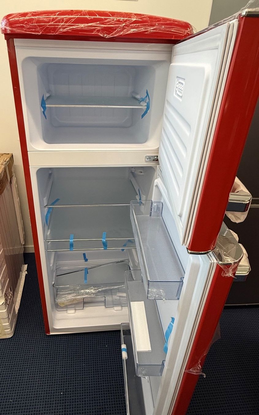 Kühlschrank: KS3777-1 RD Kühlschrank – Neu (gemäss Beschreibung) aus Wängi von SPCSHOP 1