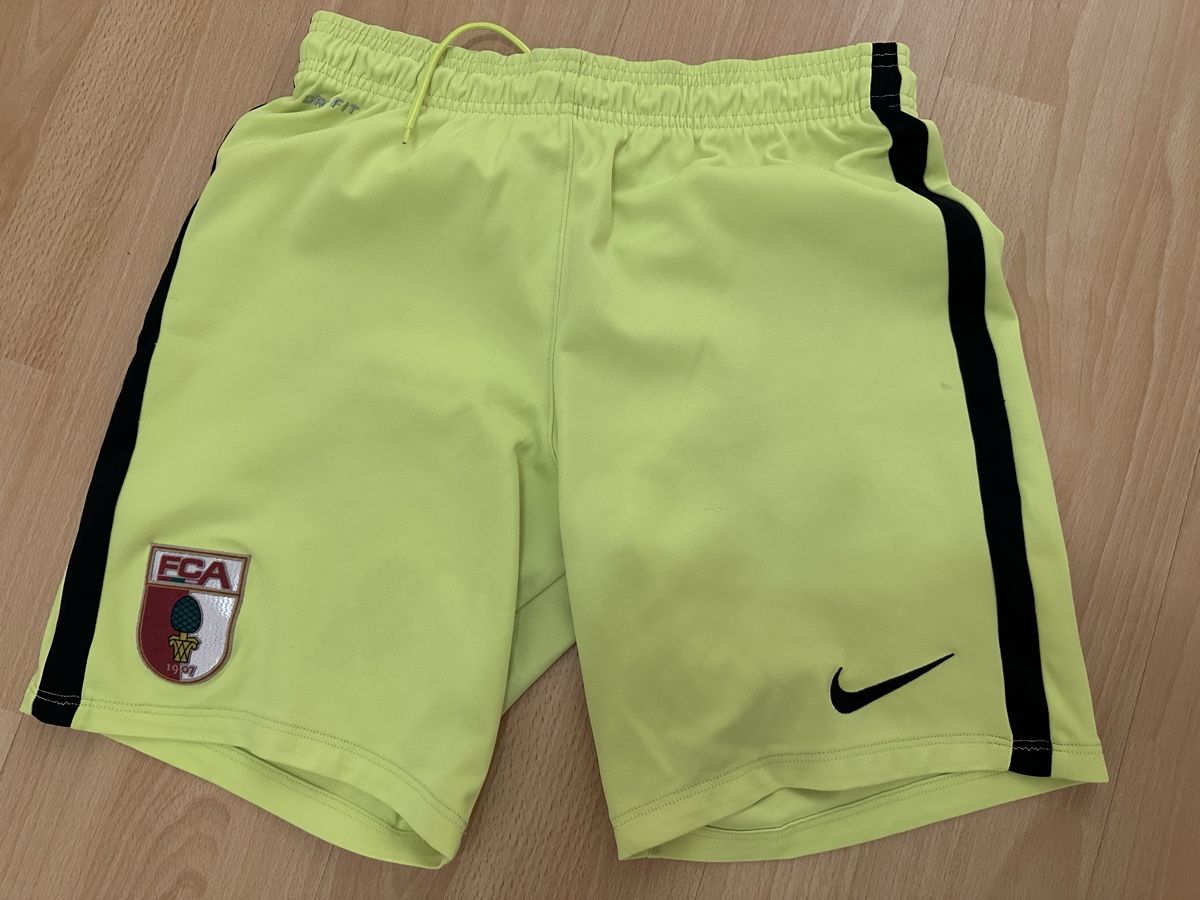 Nike Pantaloni: FC Augsburg Nike Hose – Usato da Chur venduto da Sim7000