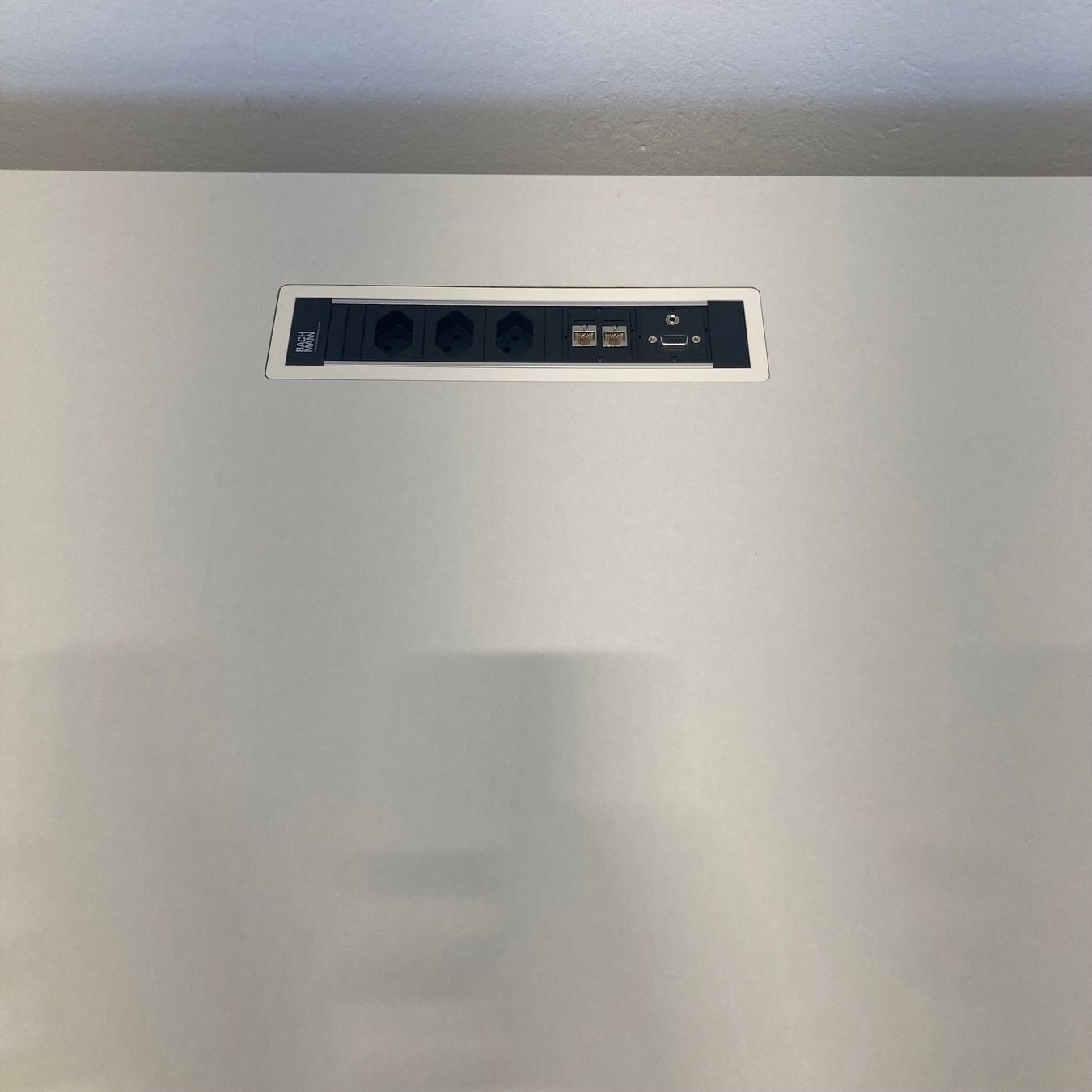 Lista Scrivanie: Lista Office LO Motion Sitzungstisch 1600x800 mm - – Usato da Schönenwerd venduto da mcofficeshop 5