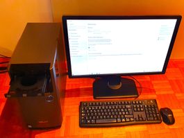 ASUS PC, Dell Monitor, Logitech Tastatur, HXS Maus, Boxen