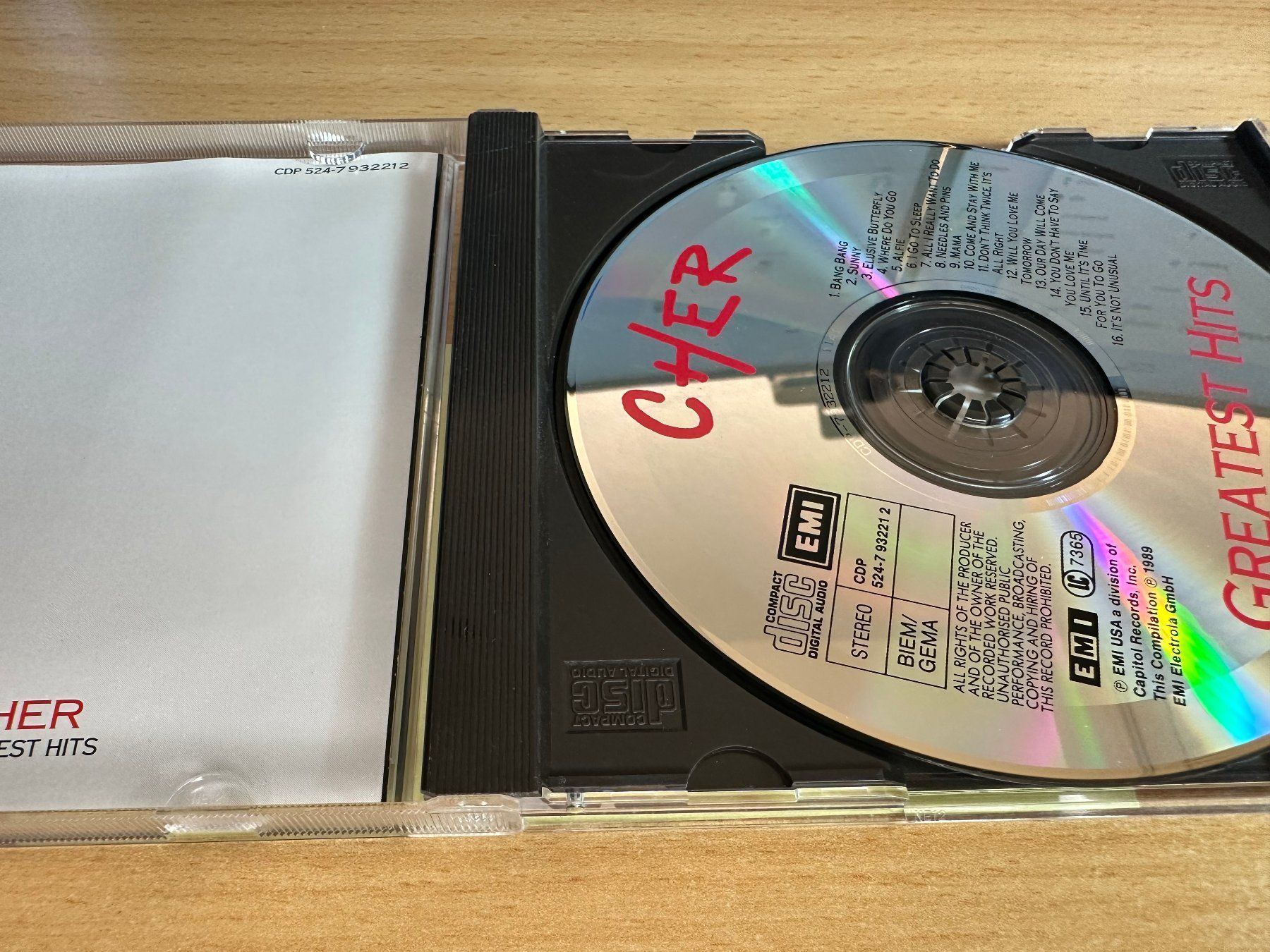 CD: Cher – Greatest Hits – Usato da Rikon im Tösstal venduto da Alpenmutz 2
