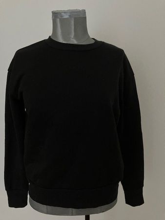 Pull noir simple – T M