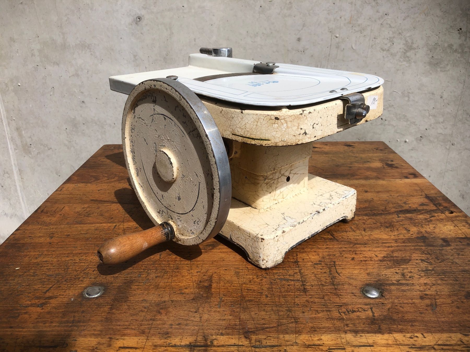 Elettrodomestici da cucina: Antike Aufschnittmaschine, Graff 14, Eisen & Emaille – Usato da Laufenburg venduto da industrial-silence 3