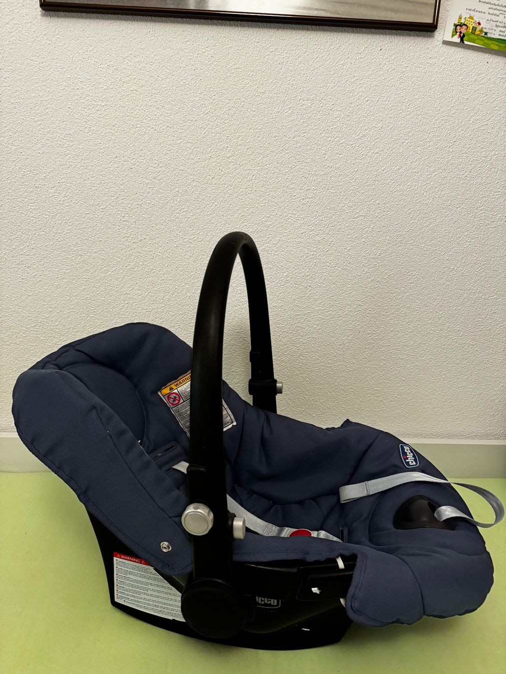 Chicco Seggiolini per auto: Chicco Babyschale / Kindertrage Auto-Kindersitz inDunkelblau – Usato da Grossdietwil venduto da RSW032 3