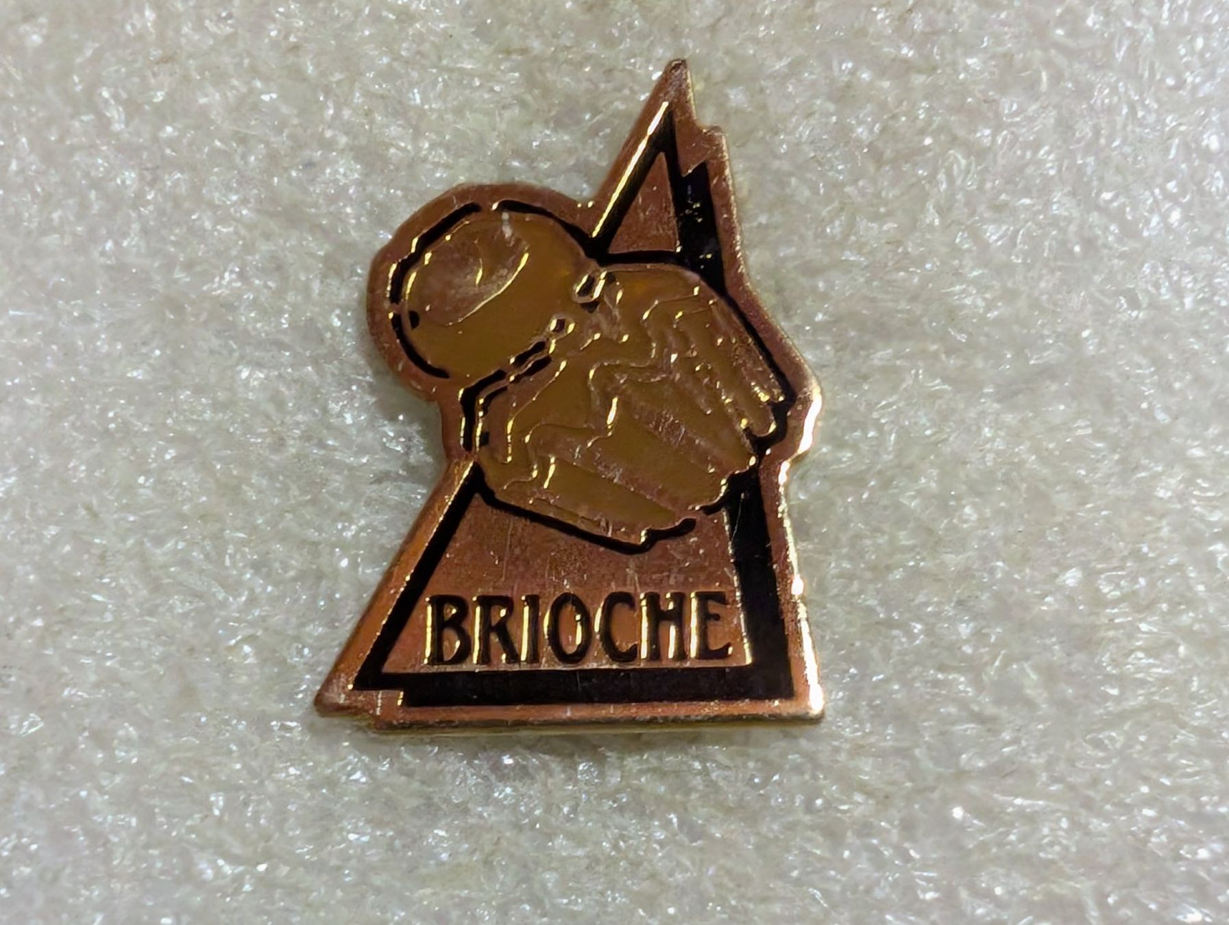 Placchette & Badge: Ansteckpin 213: Brioche – Usato da Oppligen venduto da Pin-Fall-Shop