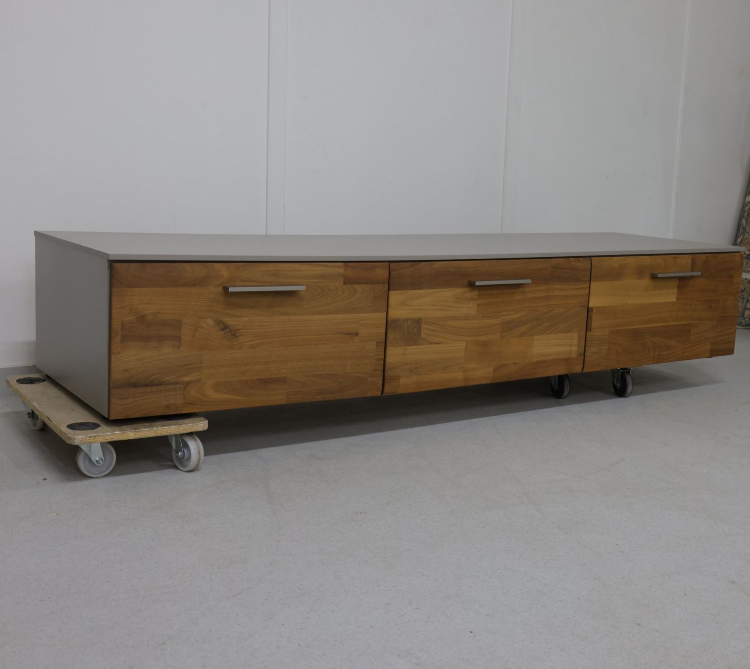 Mobili TV: TV-Lowboard aus Holz – Usato da Volketswil venduto da brockipfannenstil 6