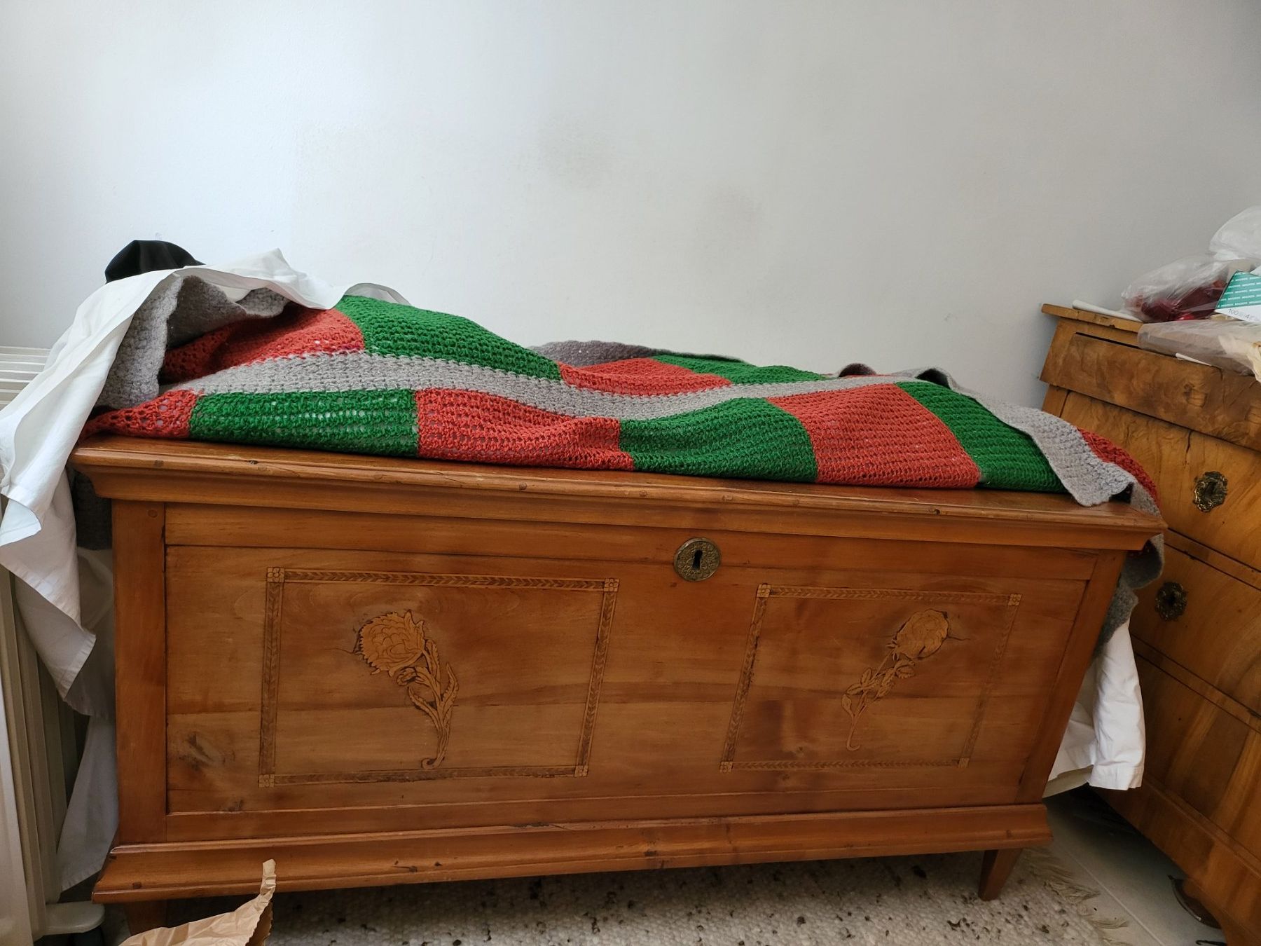 Coffres: antike Truhe mit Intarsien – D'occasion à Horgen par 2CH70 2