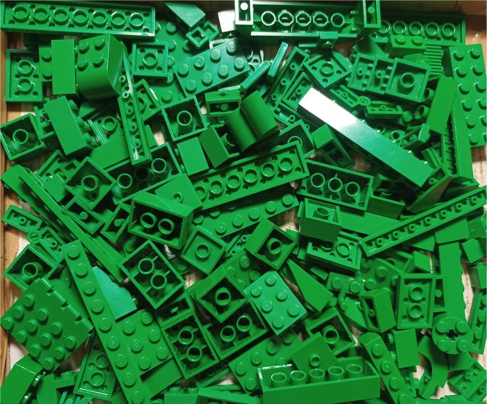 Lego Baukästen: LEGO 150 Verschiedene Grüne Teile -D51 – Gebraucht aus Morges von cardeman61