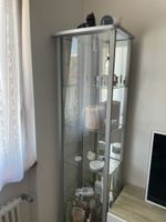 Elegante Glasvitrine mit Beleuchtung – Silber/Grau