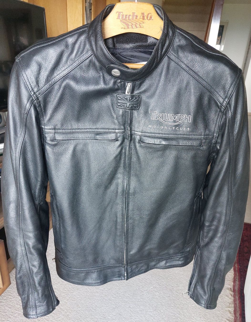 Triumph Giacche: Triumph Motorrad Lederjacke Grösse 42/52 – Usato da Widen venduto da S4L3M