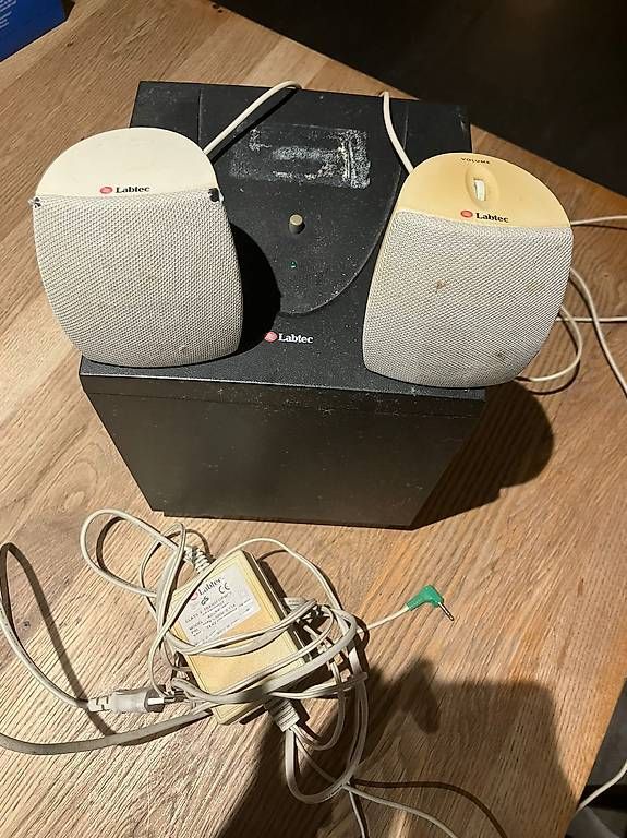 Casse acustiche: Labtec 2.1 Lautsprecherset mit 2 kleine Boxen – Usato da Sins venduto da Icezeit0 1