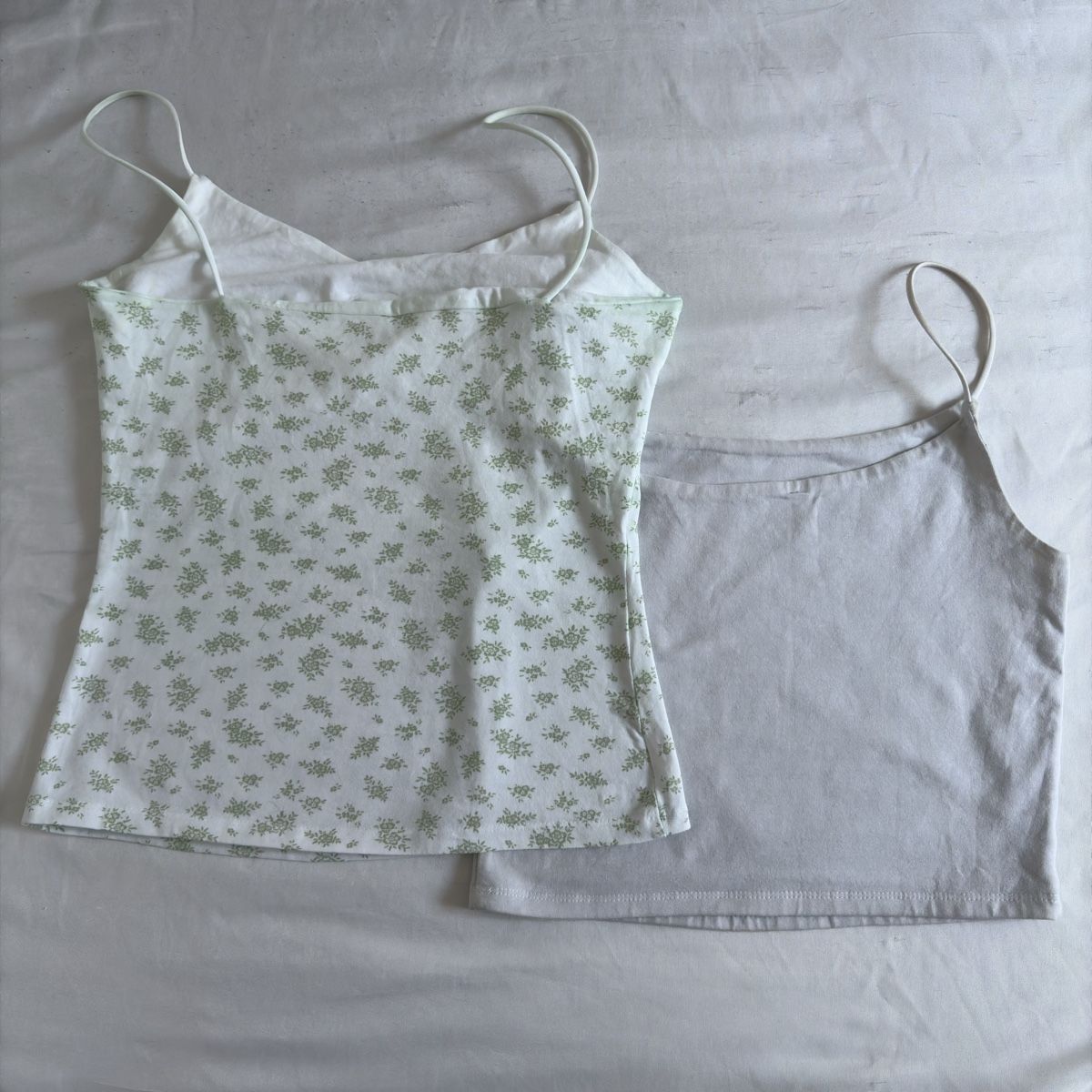 Top: Lot 2 tops – Usato da Moudon venduto da TigerrrEye 1
