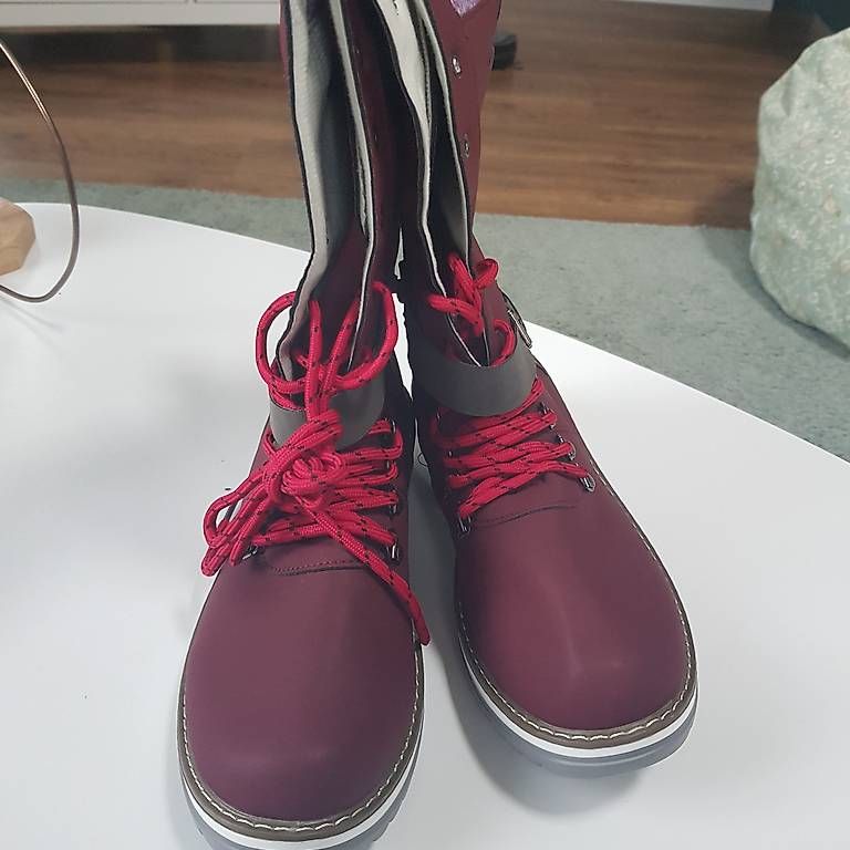 Scarpe da donna: Neue Winterstiefel, weinrot, Gr.41 – Usato da Adelboden venduto da Bemako 2