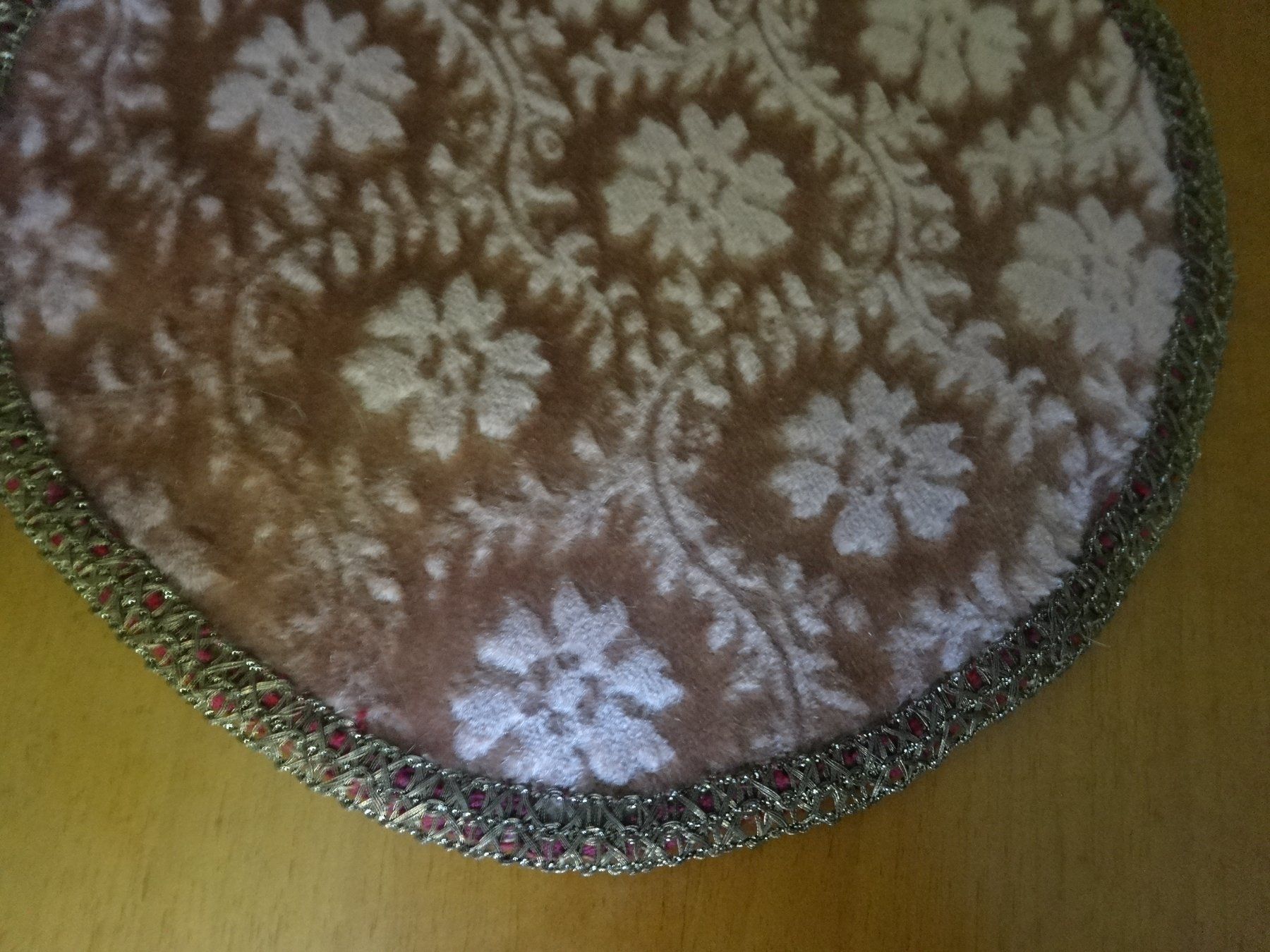 Tutte le decorazioni: 2 napperons- velours de Gênes – Nuovo e nell'imballaggio originale da Biel/Bienne venduto da milamila02 1