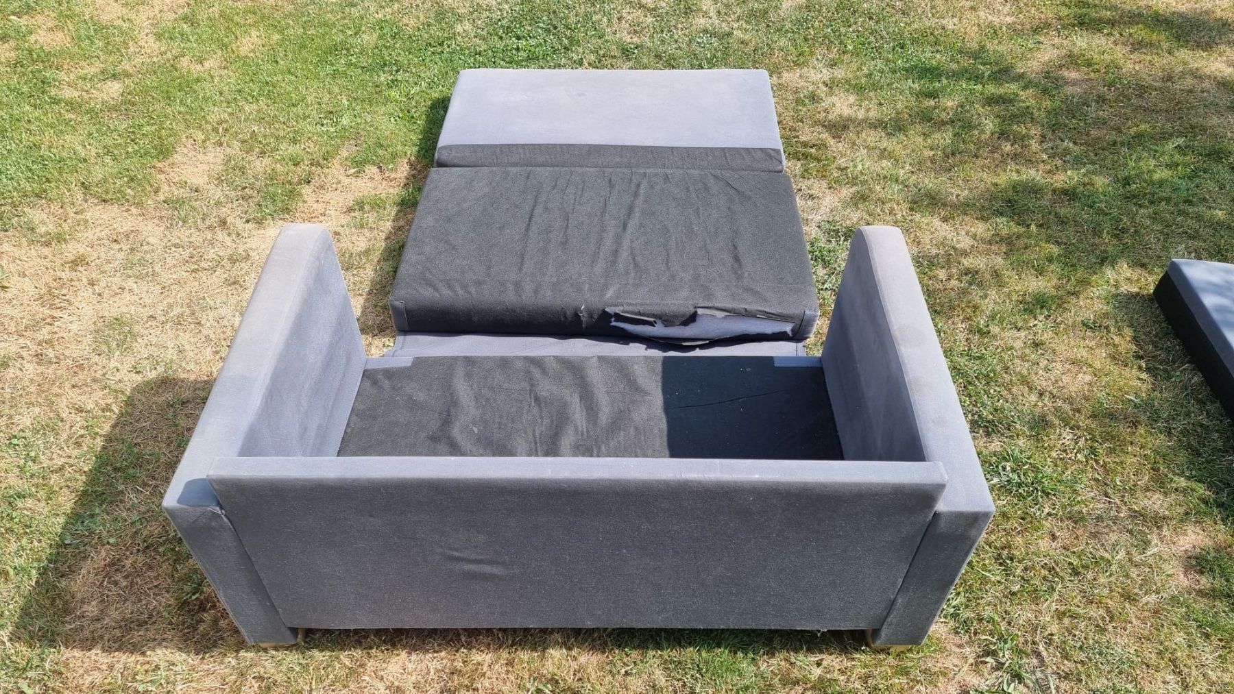 Sofas: Schlafsofa grau 2-Sitzer gebraucht – Gebraucht aus Tafers von JP911 3