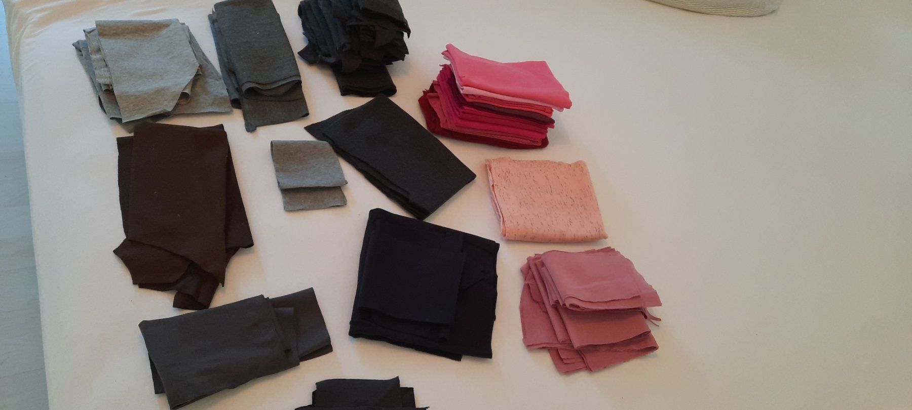 Stoffe: Stoffreste Packet, diverse Farben, Materialien und Muster – Neu (gemäss Beschreibung) aus Uetendorf von Neidem 7
