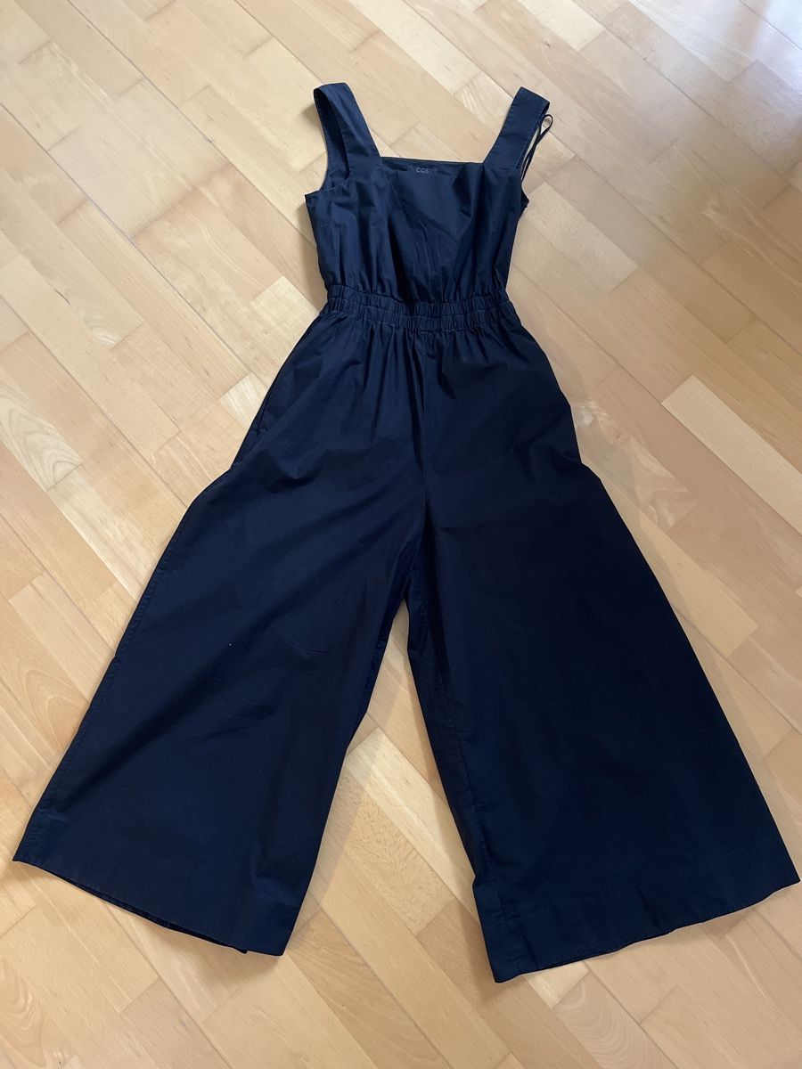 Cos Jumpsuits: Overall Cos mit Cut out – Gebraucht aus Kilchberg ZH von