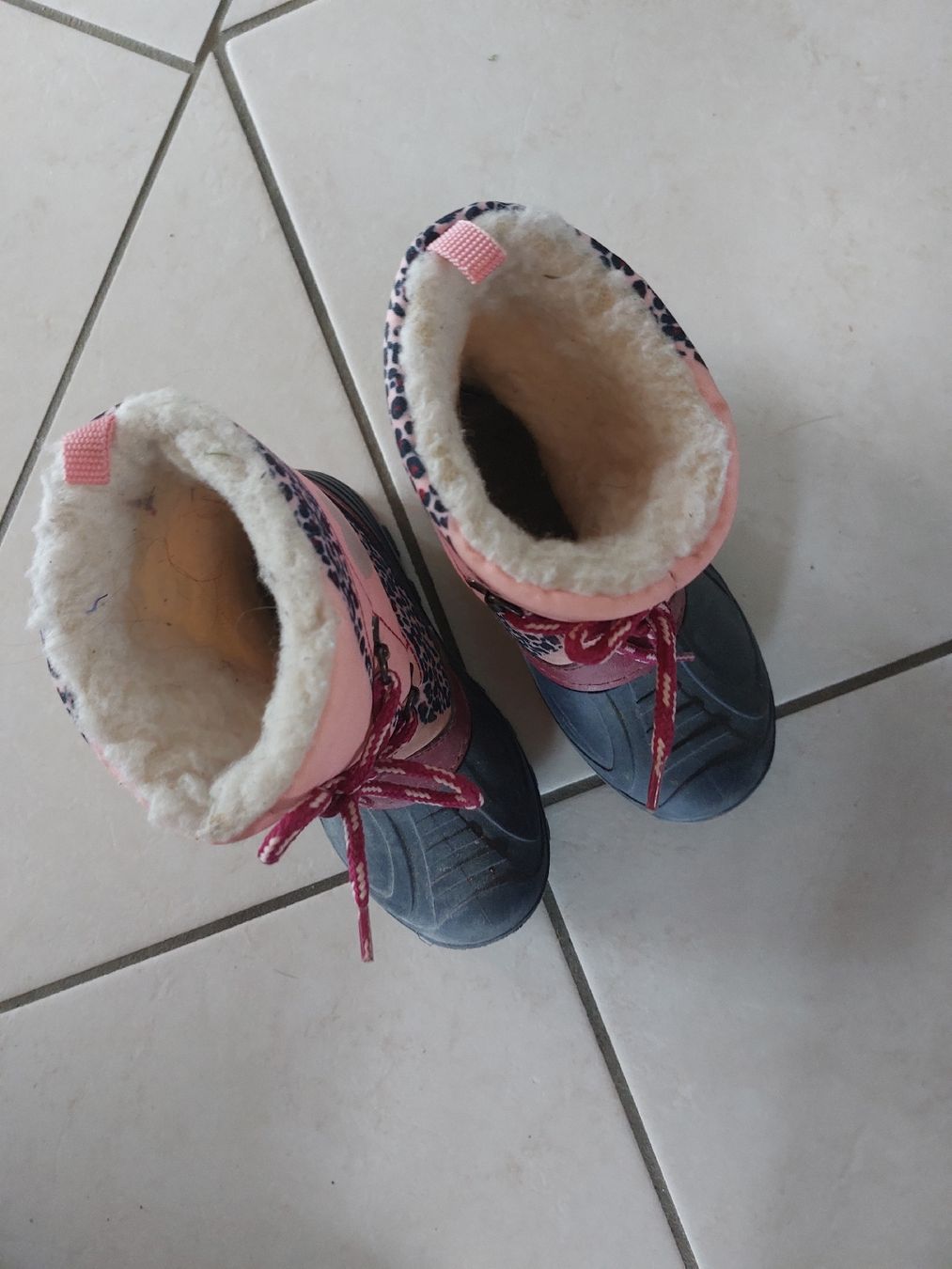 Scarpe per ragazze: Warme Kinder Winterstiefel Gr. 26, Pink mit Leopardemuster – Usato da Büttikon AG venduto da lca_v7pb 2