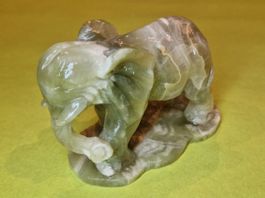 Schöner Elefant aus Stein, Symbol für Stärke!