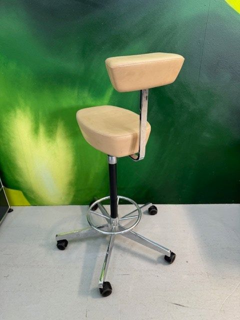 Vitra Sgabelli: Vitra George Nelson Perch Stool – Usato da Zollikofen venduto da OberliAG 2