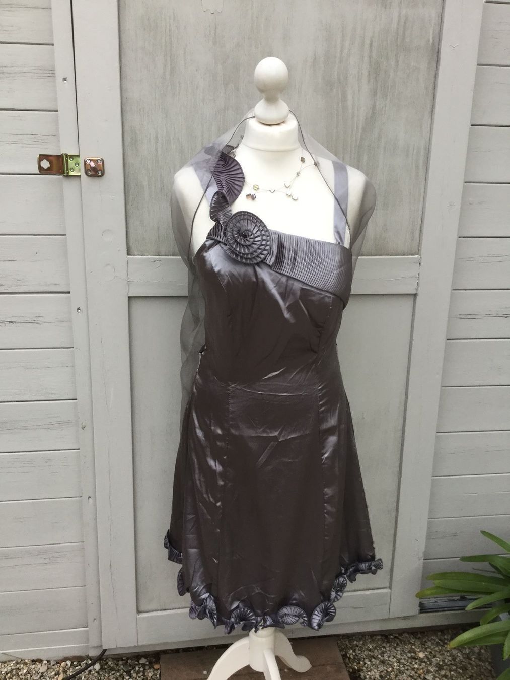 Kleider: Robe grise satinée+Foulard soirée/gala, taille M – Neu und originalverpackt aus Agiez von chouchanelle 4