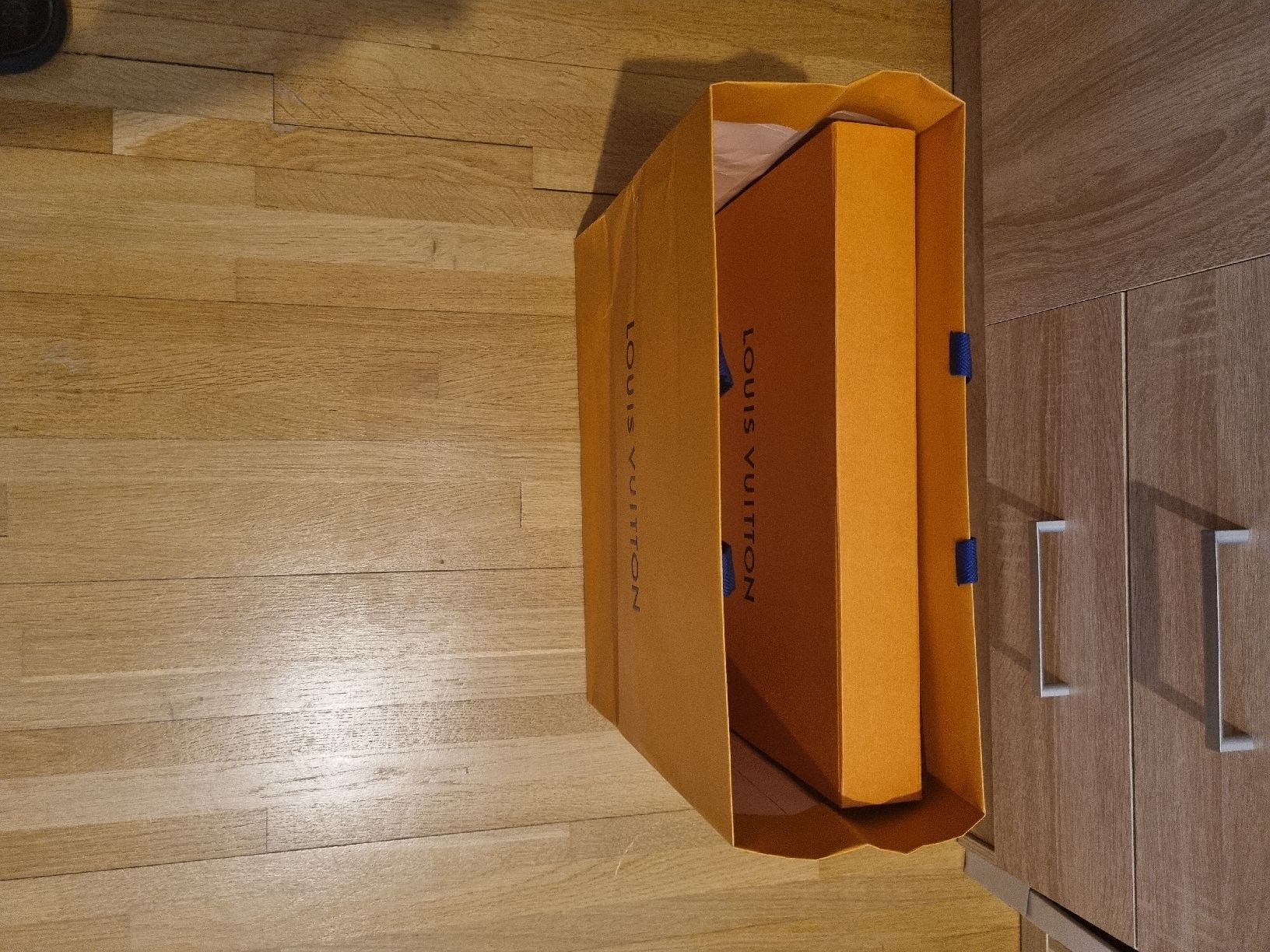 Louis Vuitton Sonstige Dekorationen & Accessoires: Louis Vuitton box set - Box + Bag + Card – Gebraucht aus Genève von dge_geneva 6