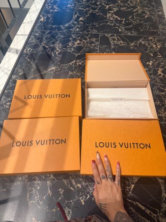 Louis Vuitton grosse Accessoires 4x