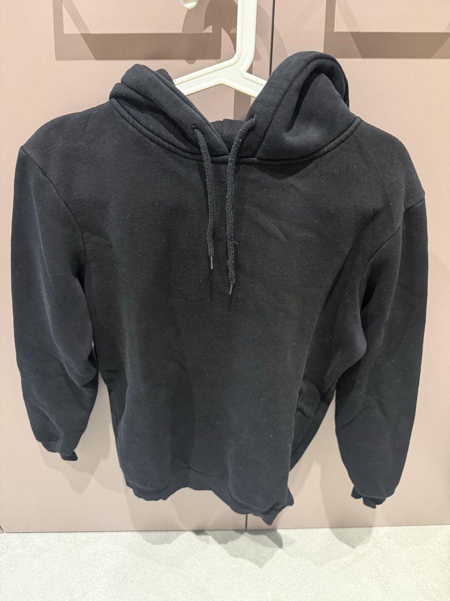Maglioni & Felpe: Kapuzenpullover Grösse S schwarz  – Usato da Maienfeld venduto da griti666