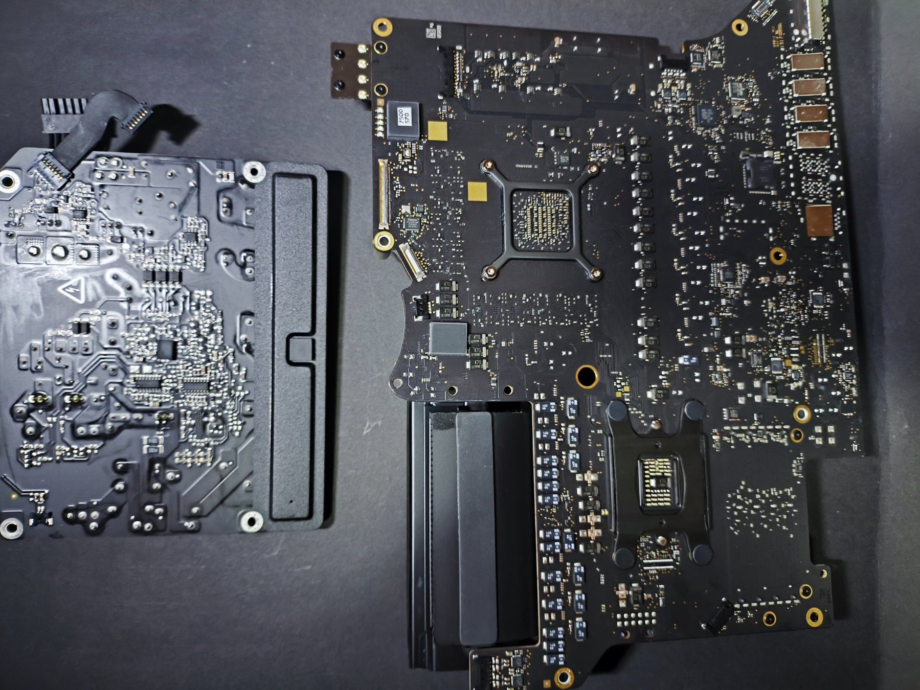 Apple PC: iMac Mainboard 2017 27" 5k Ersatzteil – Usato da Möhlin venduto da mcintel 1