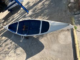 Canoë en bois
