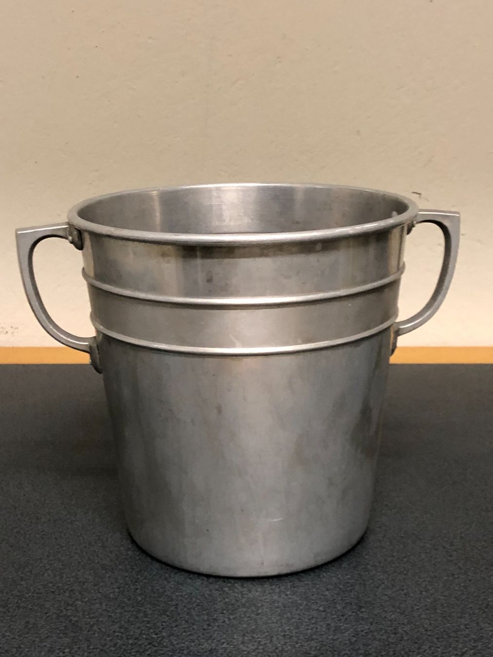 Sonstiges: Weinkühler Champagnerkühler Aluminium – Gebraucht aus Zürich von dojoal64 3