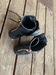Damenschuhe: schwarze stieflette gr.39 mit goldenen – Gebraucht aus Schwarzenberg LU von kindler007 3