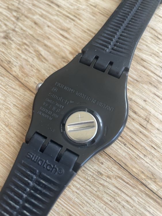 Swatch Montres: Swatch BLACKBACK PAY! – D'occasion à Zürich par dom_5qr2 4