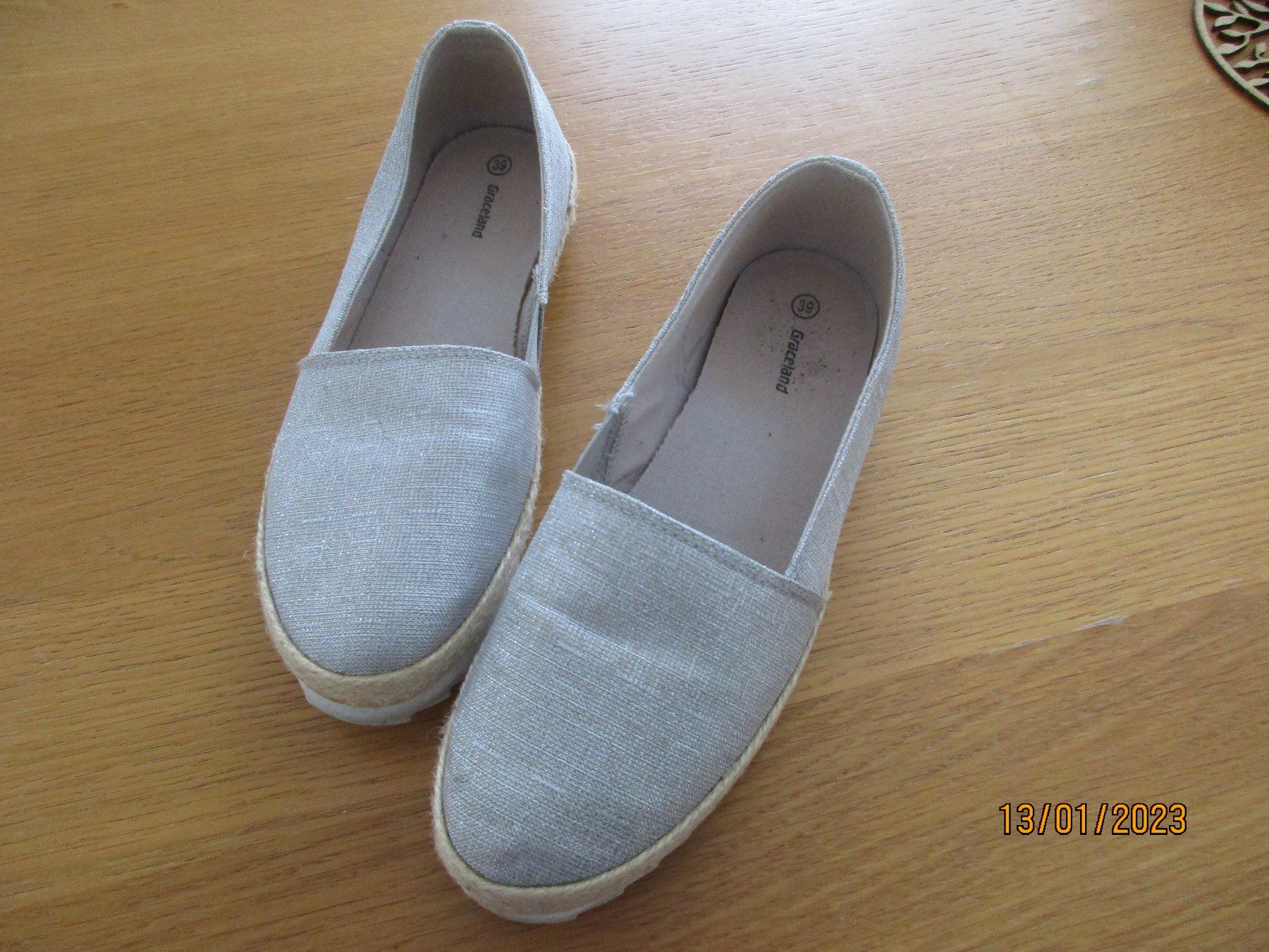 Graceland Scarpe da donna: Stoffschuh Grösse 39 Silber – Usato da Ottenbach venduto da Claurin