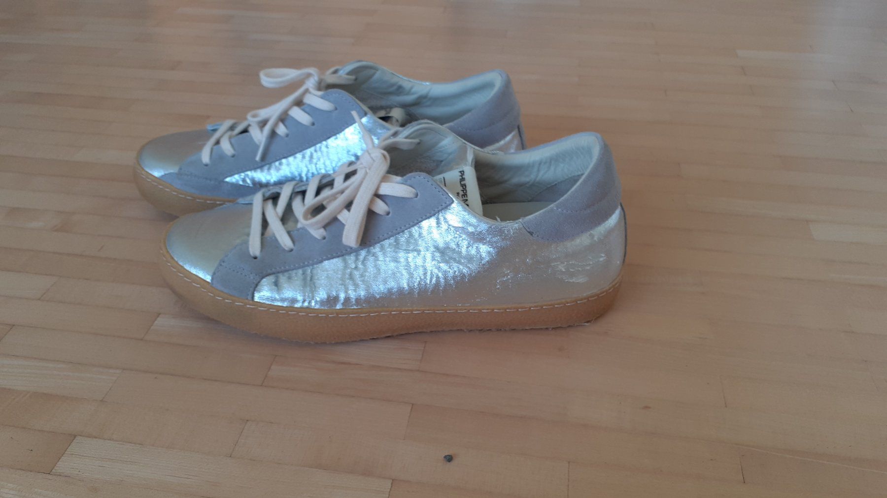 Scarpe da donna: Philippe Model Paris Damen Sneaker Gr. 40 silber NP 390.- – Usato da Frasnacht venduto da readygo 1