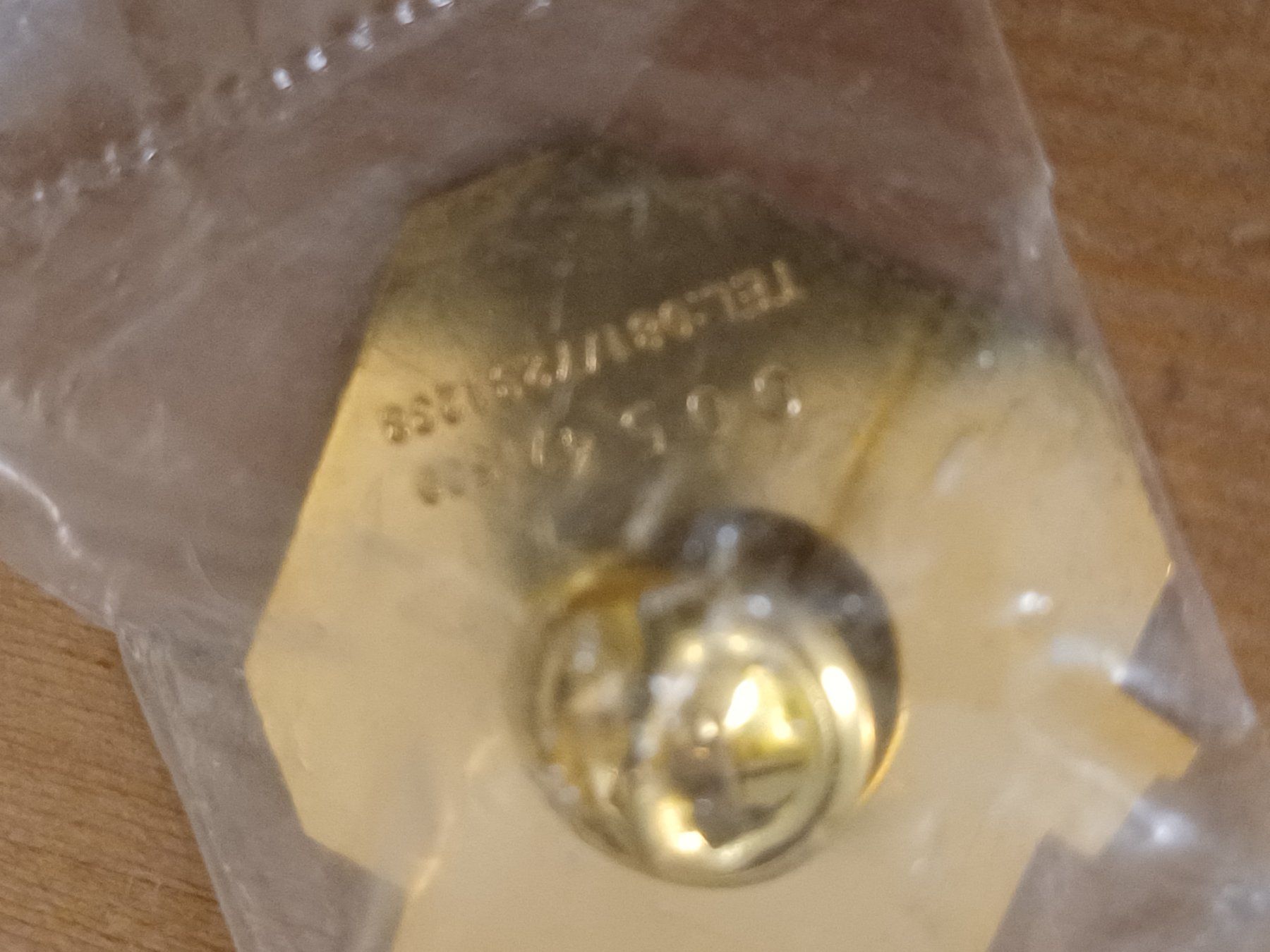Placchette & Badge: Schlüssel Mels VIP Pin Anstecker – Nuovo (secondo la descrizione) da Jona venduto da Rreto71 2