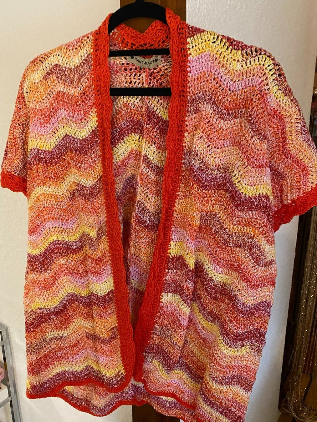 Jacken: STRICKJACKE -EINZELSTÜCK,HANDGEMACHT-ROT,ORANGE-YELLOW – Neu und originalverpackt aus Meienried von ManuelaBoutique 1