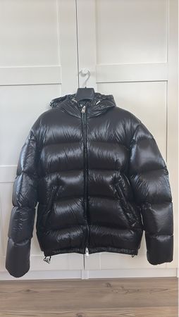 Daunenjacke schwarz glänzend