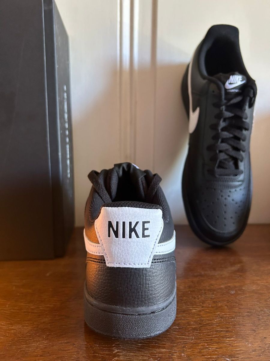 Nike Scarpe da uomo: Neue Nike Schuhe – Nuovo (secondo la descrizione) da Luzern venduto da est_5jhg 1