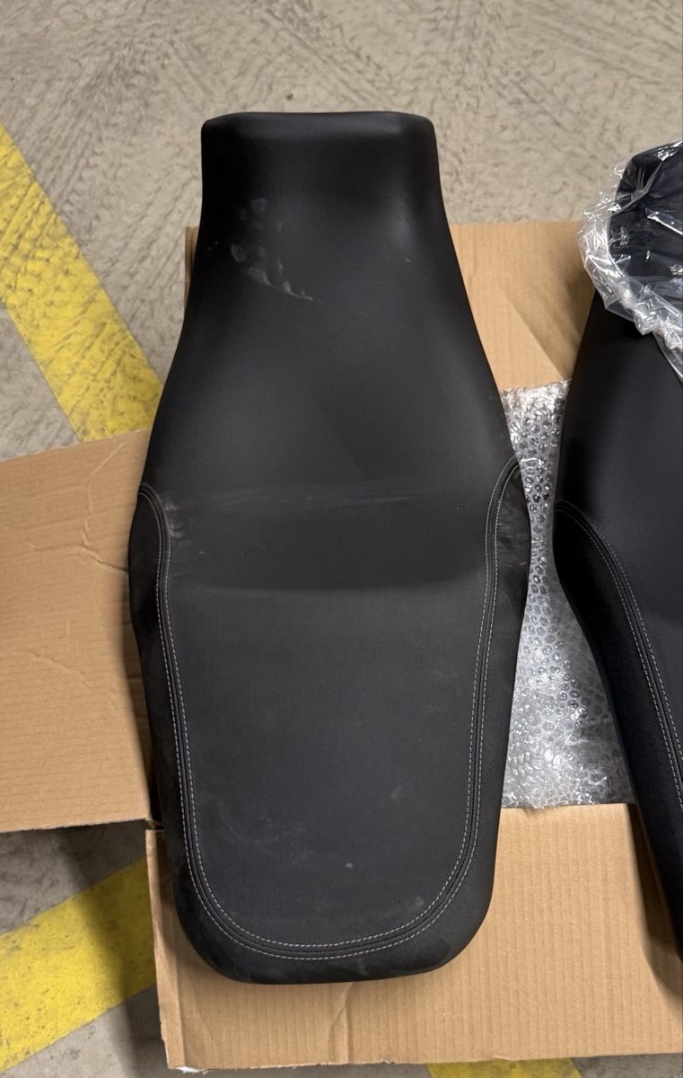 Tutti i ricambio per moto: Voge 900 DSX - Original Saddle – Usato da Sion venduto da Senggchuppa