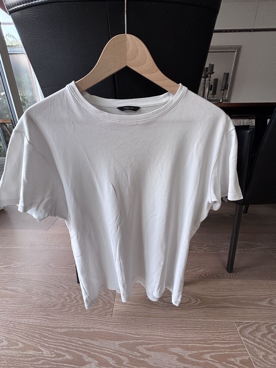 Massimo Dutti T-shirt: Massimo Dutti T-Shirt – Usato da Jona venduto da yan_sg85 1