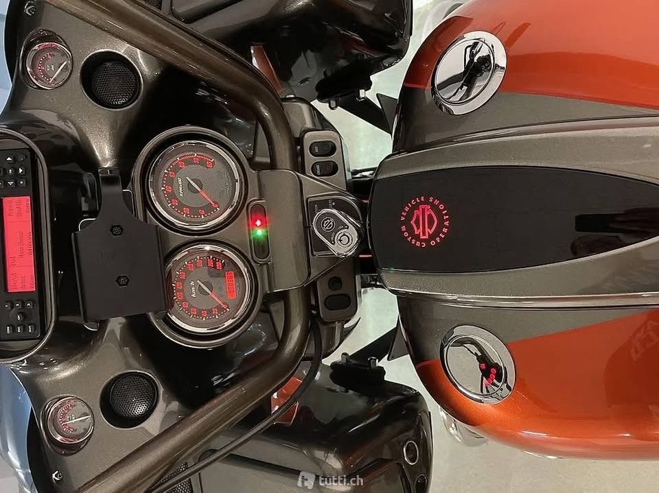 Harley-Davidson Touring: Harley-Davidson Road Glide CVO – D'occasion à Olten par royalwedding1981 5