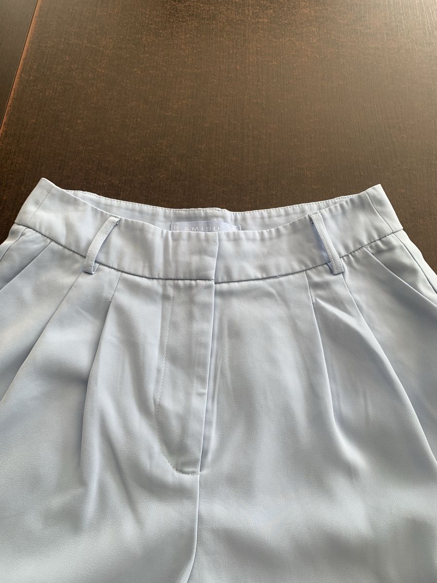 Pantaloni: Short taille 38 bleu claire  – Usato da Domdidier venduto da qatar1973 2