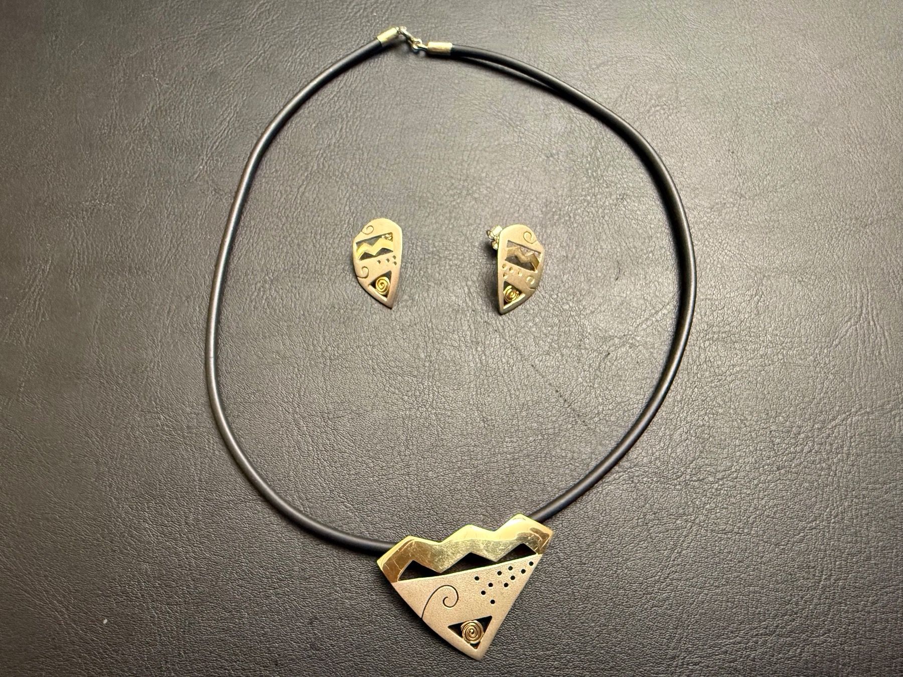 Catenine: Collier mit Silber-Anhänger und Silber-Ohrsteckern – Nuovo (secondo la descrizione) da Thalheim AG venduto da Cox-51