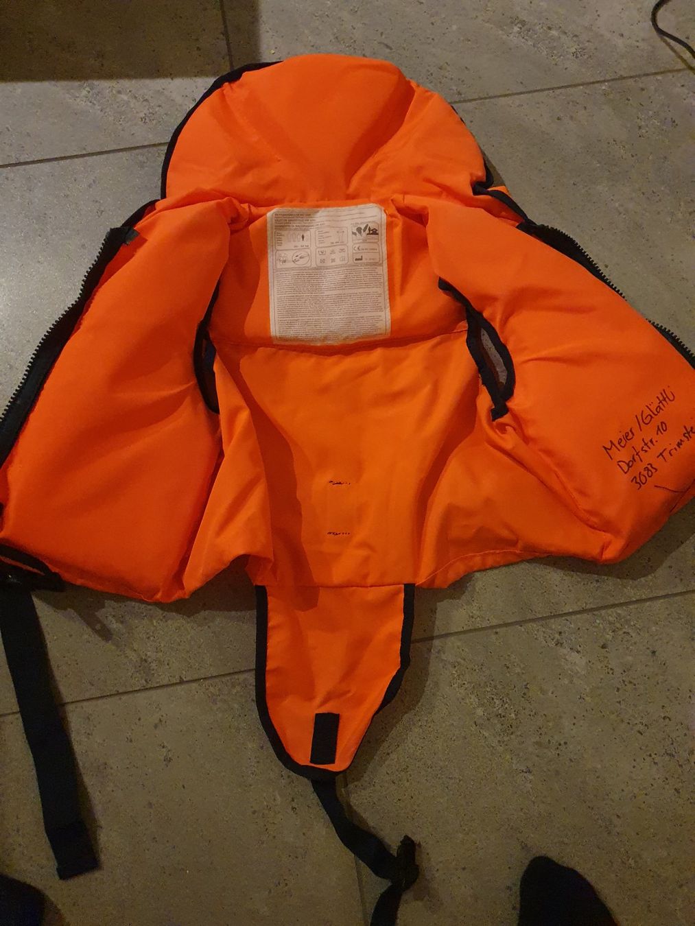 Giubbotti di salvataggio: Schwimmweste – Usato da Langnau i.E. venduto da thomasdmeier 1