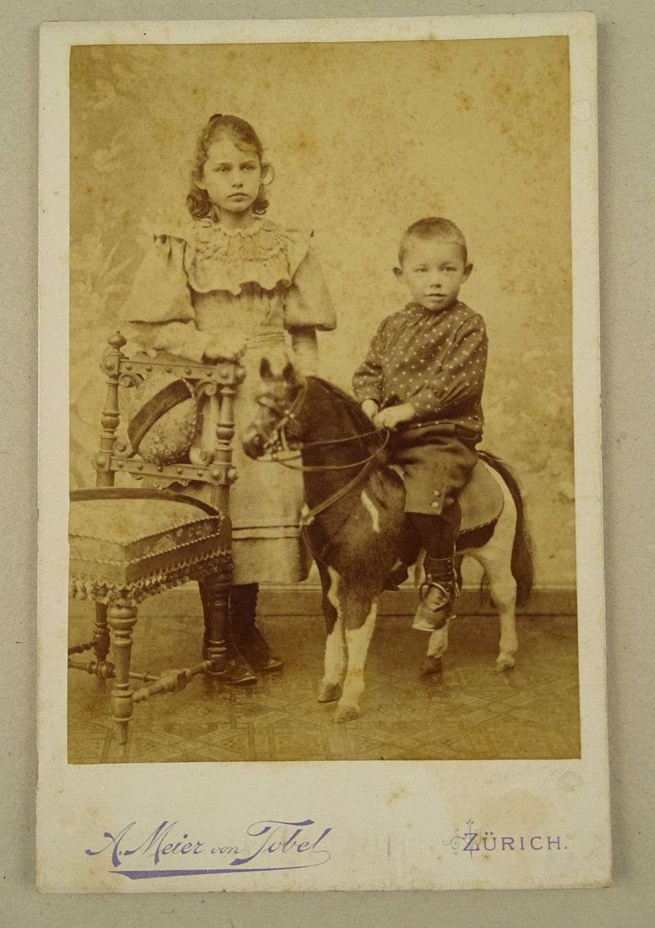 Posters & Illustrations: 2 KINDERFOTOS, CABINET-FORMAT UM 1900 – D'occasion à Grüningen par Kartensammler 4