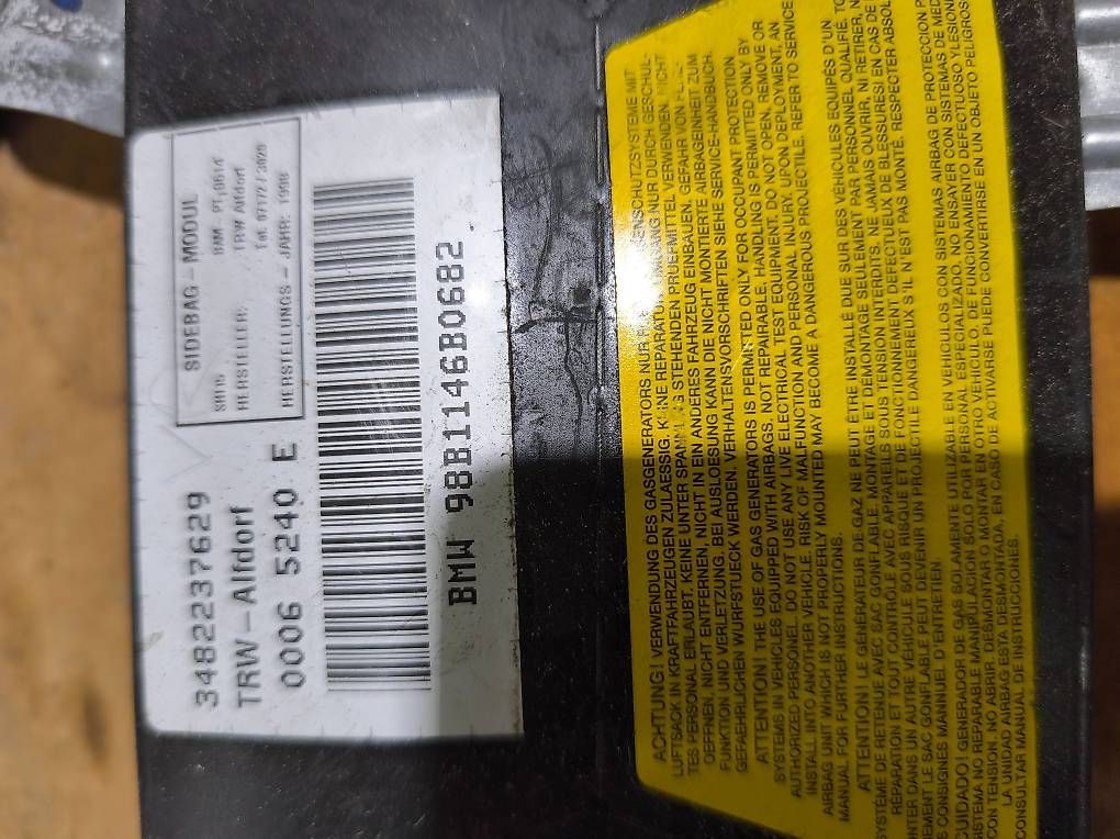 Tutti pezzi di ricambio auto: BMW E36 Original Sidebags Rechts+Links. – Usato da Zihlschlacht venduto da rad_vvm9 4
