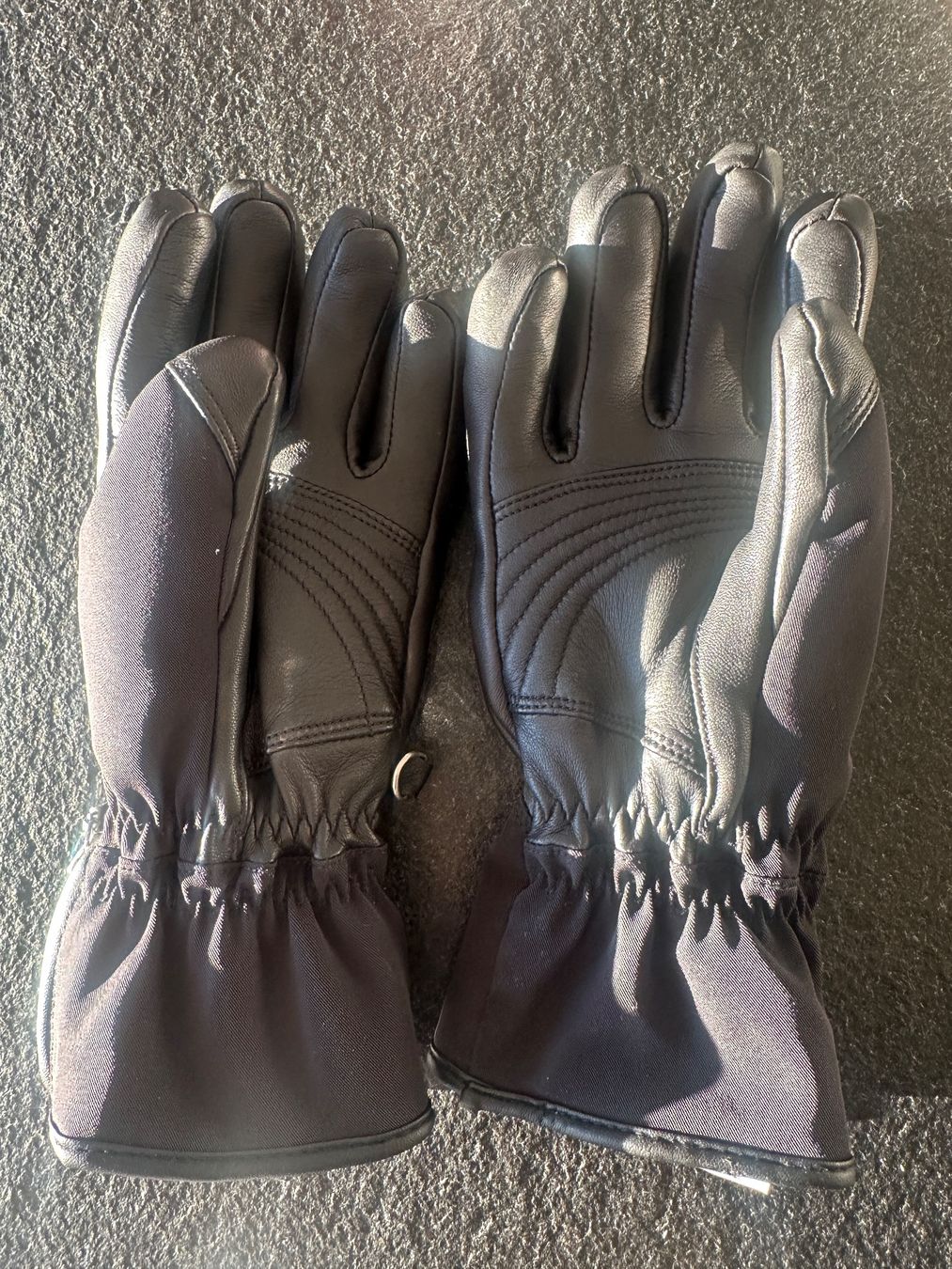 Bogner Skihandschuhe Damen, schwarz, Grsse 7.5, Neuwertig! (Neu (gemss  Beschreibung)) in Reinach BL fr CHF 49  nur Abholung auf Ricardo kaufen
