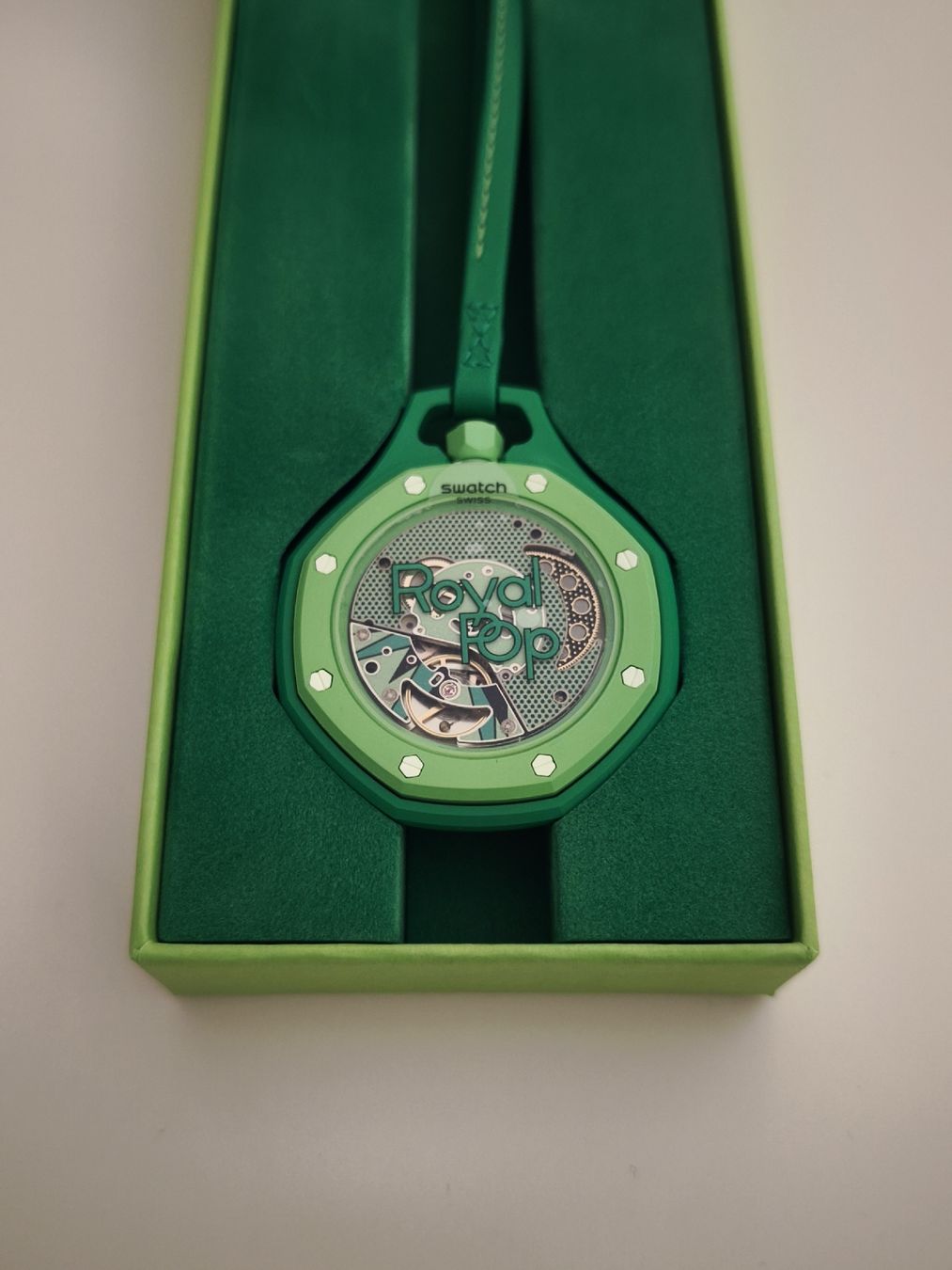 Swatch Orologi: Swatch x AP Royal Pop Green Eight – Nuovo e nell'imballaggio originale da Basel venduto da phunkee 2