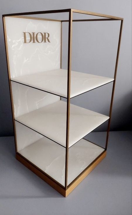 Tutte le decorazioni: Présentoir XXL Dior – Nuovo (secondo la descrizione) da Neuchatel venduto da mar_9blm 3
